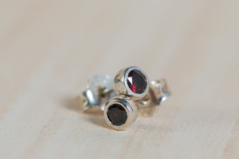 Boucles d'oreilles en argent 925 et grenats